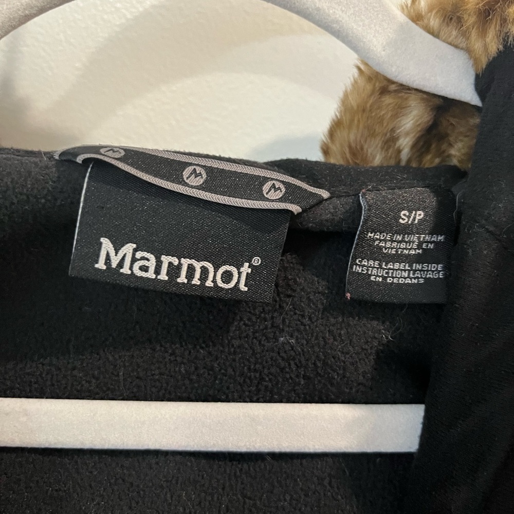 Marmot Furlong Soft shell Faux Fur Trimmed Hooded Vest Sz S Black Fleece Lined - Picture 12 of 14